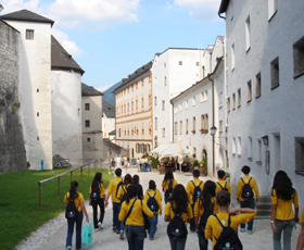  A turma, no interior da fortaleza Hohensalzburg.