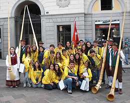Lugano, grupo folclrico com as trompas alpinas