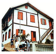 Casa em Santa Teresa, em estilo italiano